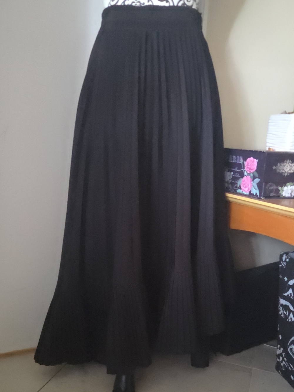 Black Pleated Tiered Women's Skirt